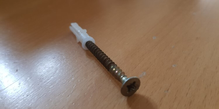 Dübel zu klein Schraube zu groß